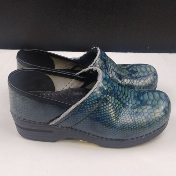 Dansko Women's Green Snake Print Shoes/Clogs Sz 39 SKU 3968 - Picture 4 of 10